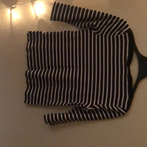 Black and white striped shirt - Picture 3 of 3